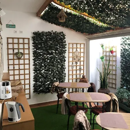 Merry's House לאגוּ‏ש