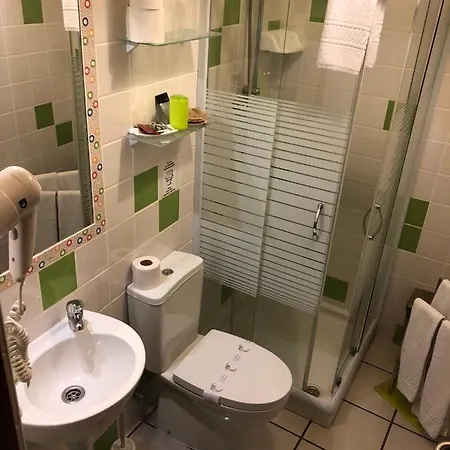 בית הארחה Merry's House לאגוּ‏ש