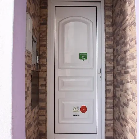 Merry's House בית הארחה