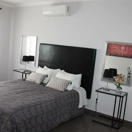 Merry's House בית הארחה 4*