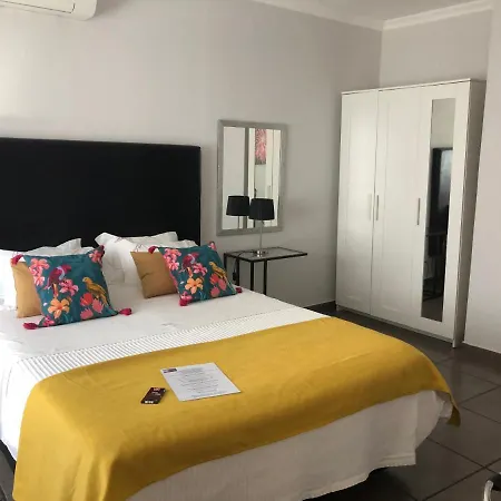 Merry's House Pensjonat 4*