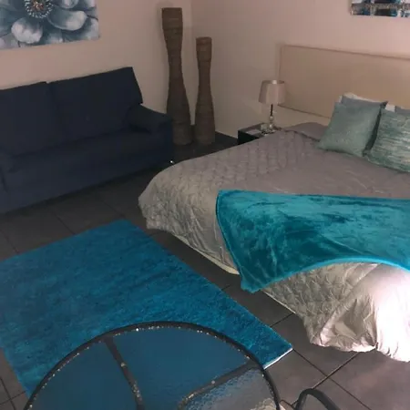 Merry's House Гостевой дом Лагуш