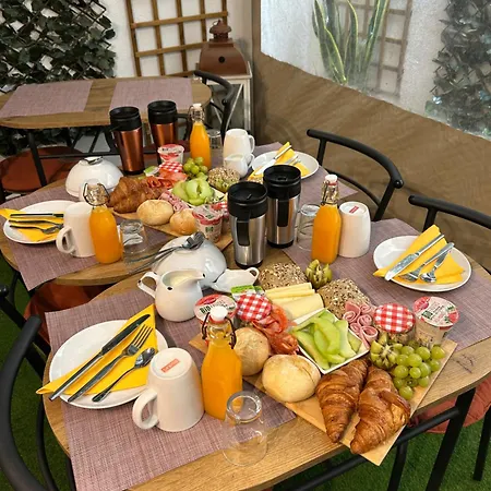 Merry's House Лагуш