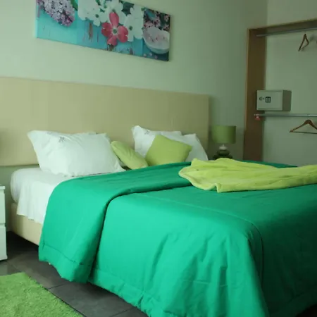 Merry's House Гостевой дом 4*