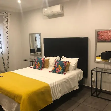 Merry's House Gasthof Lagos