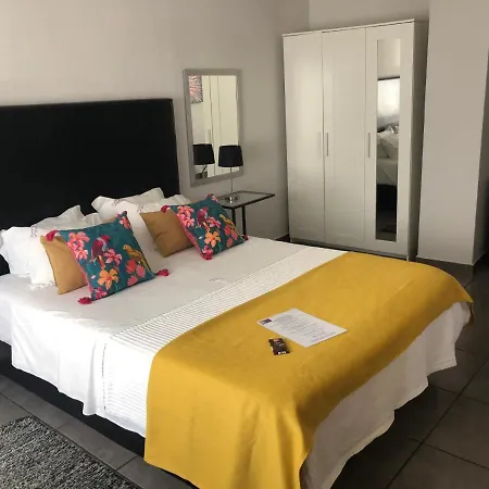 Gasthof Merry's House Lagos